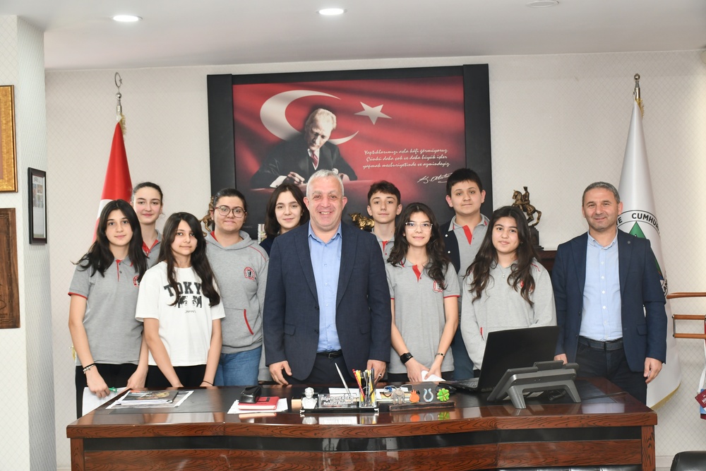 ATATÜRK SECONDARY SCHOOL 8TH GRADE STUDENTS VISITED OUR PRESIDENT BİLGEHAN ERDEM AND HAD A PLEASANT INTERVIEW.